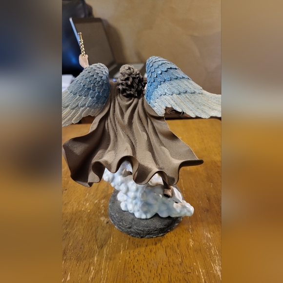 Archangels of the Lord Statue - Picture 5 of 5